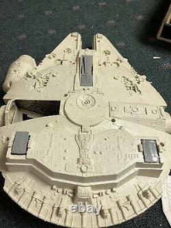 Millennium Falcon vintage original with box Complete. Kenner Star Wars