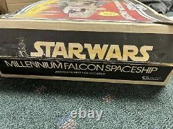 Millennium Falcon vintage original with box Complete. Kenner Star Wars