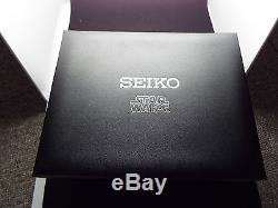 Rare SEIKO Non Vintage Digital Watch R2 D2 SDGA005 STAR WARS SOLD OUT
