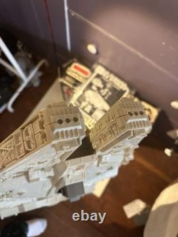 Vintage 1977 Star Wars Empire Strikes Back Millennium Falcon Spaceship