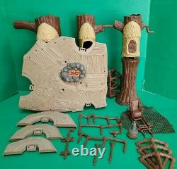 Vintage 1983 Star Wars Return of the Jedi Ewok Village Complete no broken parts