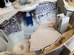 Vintage Empire Strikes Back Millennium Falcon Kenner 1980 withBox! Minty Color