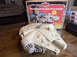 Vintage Empire Strikes Back Millennium Falcon Kenner 1980 withBox! Minty Color