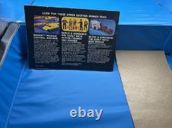 Vintage Kenner Star Wars Action Figure Collector's Case with Figures. Clean Inside